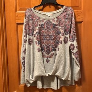 ⭐️Women’s Gray Printed Long Sleeve Shirt Size 2X